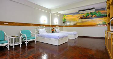 Surin Beach Villa has a total of 15 rooms, ranging in size from rooms for 2 or 3 people up to family suites.